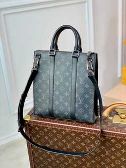 Louis Vuitton Sac Plat Cross
