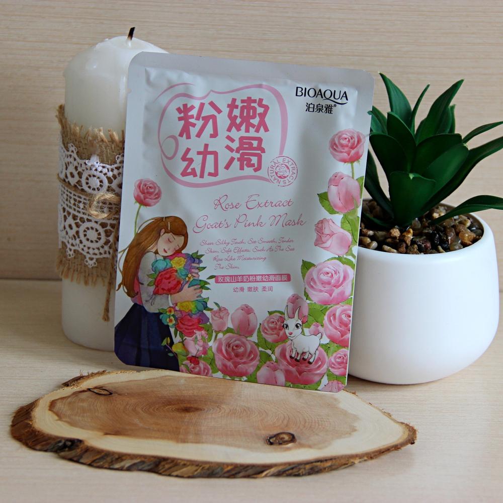 Отбеливающая тканевая маска с розой и козьим молоком