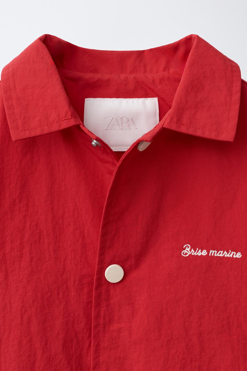 ZARA ЛЕГКИЙ ДОЖДЕВИК С ВЫШИВКОЙ WATER REPELLENT, КРАСНЫЙ