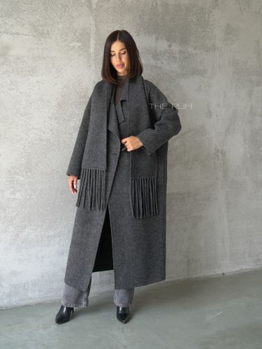 Графитовое пальто с шарфом