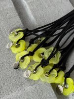 Подвеска цветочек в ярко-желтом цвете