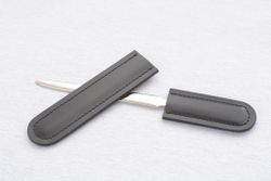 Канцелярский нож с ножнами черный