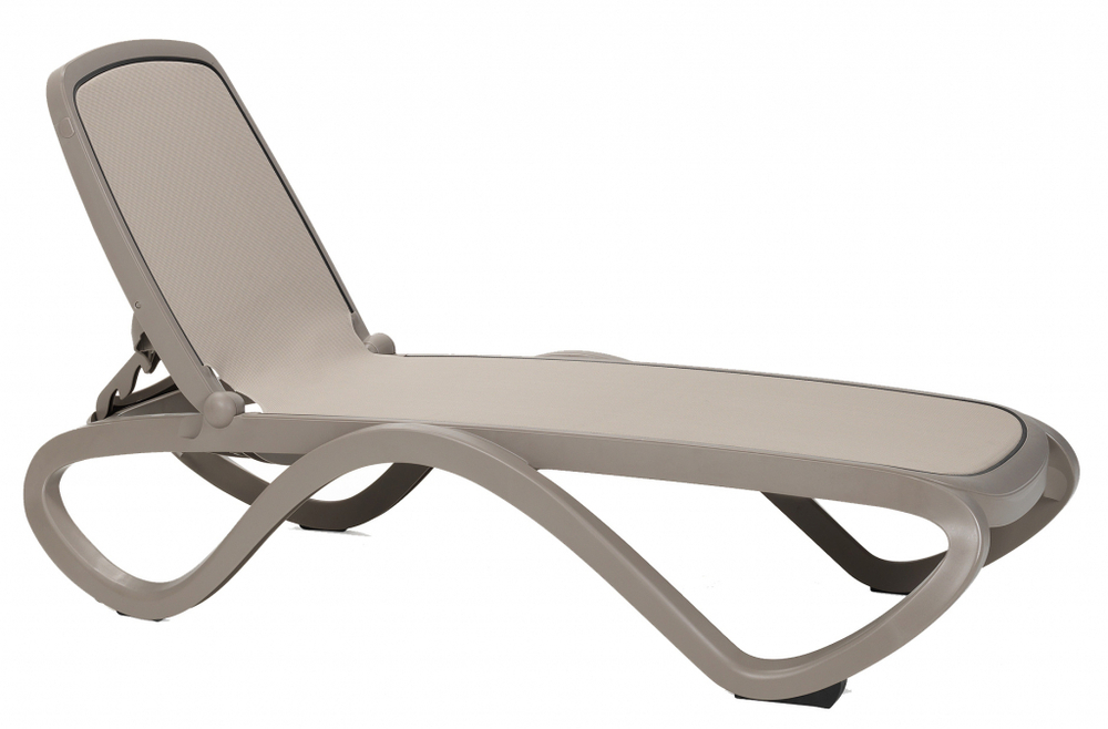 Шезлонг-лежак пластиковый Omega
