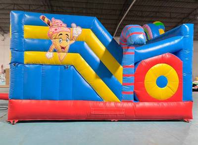 Коммерческий надувной батут «Мороженое» 4,7*4,5*3,4 м.