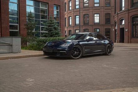 Porsche Panamera 4S