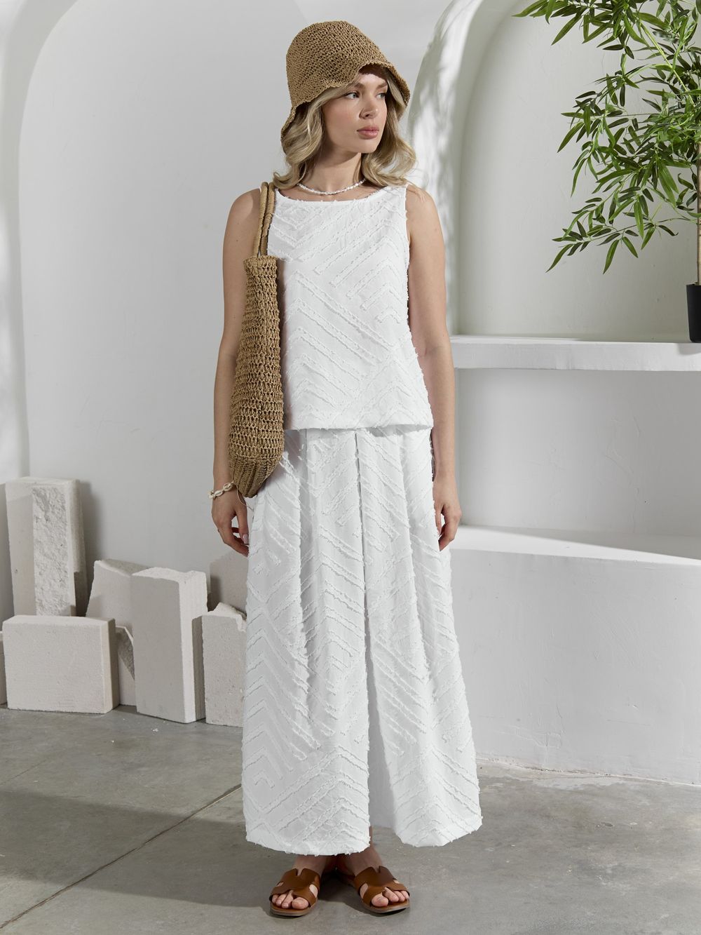 Костюм женский Ангелина-3 Виотекс БЕЛЫЙ