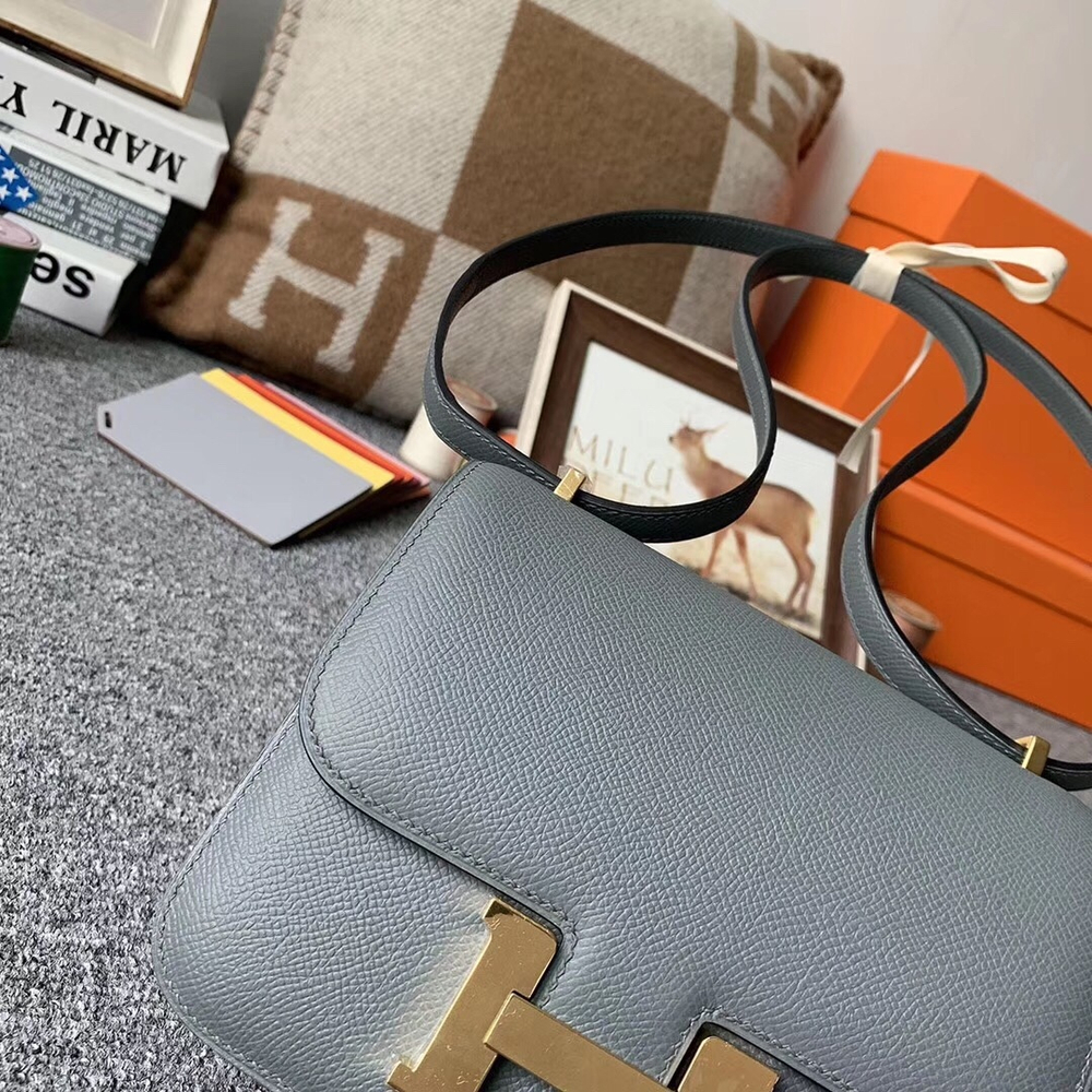 Hermes Constance 18
