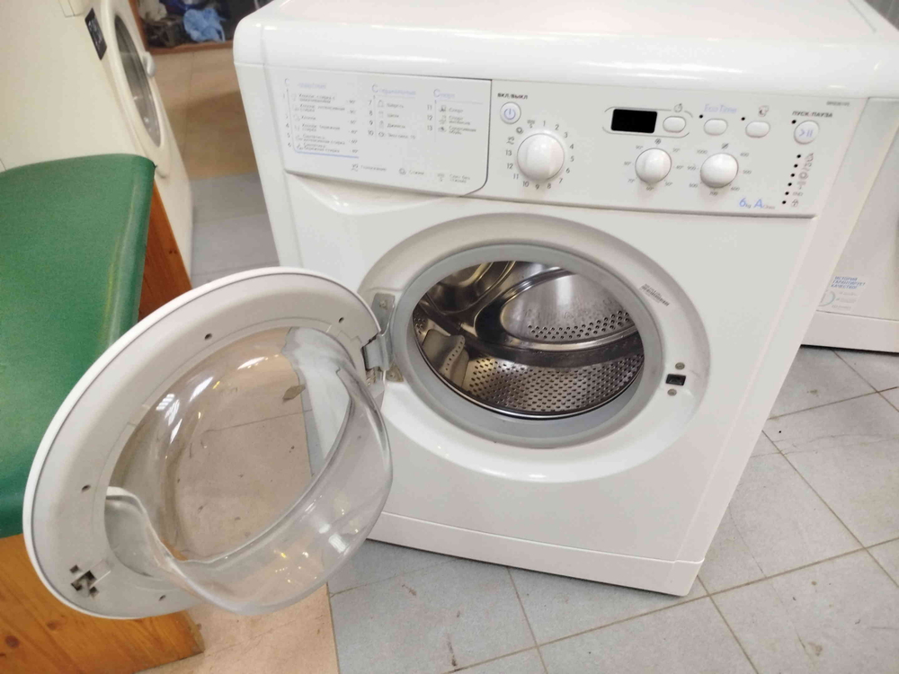 Стиральная машина Indesit IWSD 6105 6 кг б/у