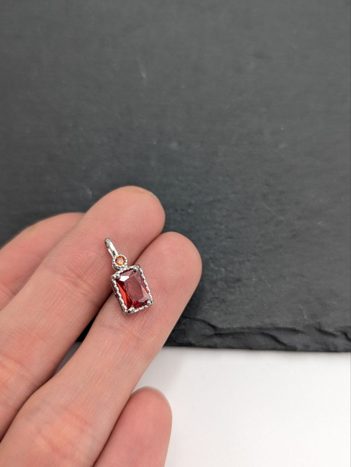 Подвеска прямоугольник красный 11.7*6.2мм