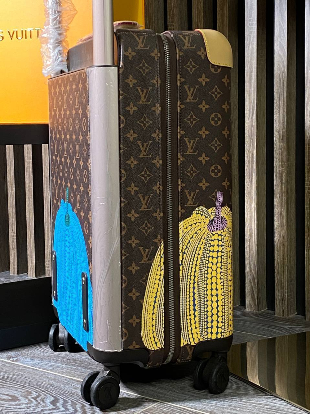 Чемодан Louis Vuitton
