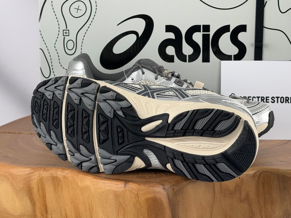 Asics Gel Kahana TR V4 Silver White