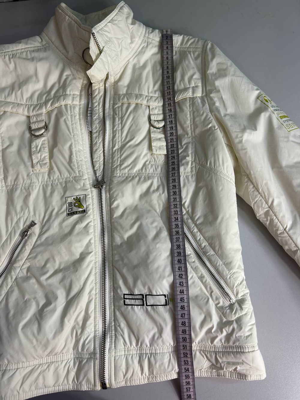 Куртка Savage удобная и стильная, визуально на 42 размер