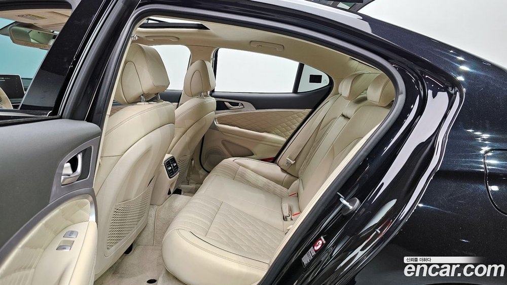 Genesis G70 2.0T AWD (11.2019)