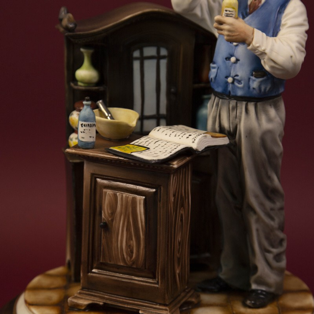 Фарфоровая мануфактура «Аптекарь»