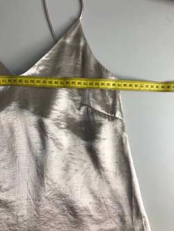 Топ H&M с атласным блеском, маркировка 34, визуально на 40 размер