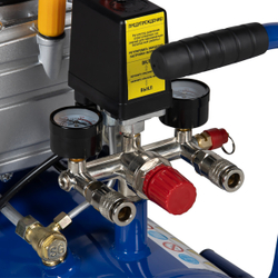 OPT-302430 Компрессор поршневой, 300 л/мин, 2.2 КВт, 220 В, ресивер 24 л