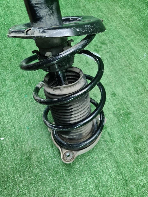 Амортизатор передний Mercedes A W177 (18-нв)