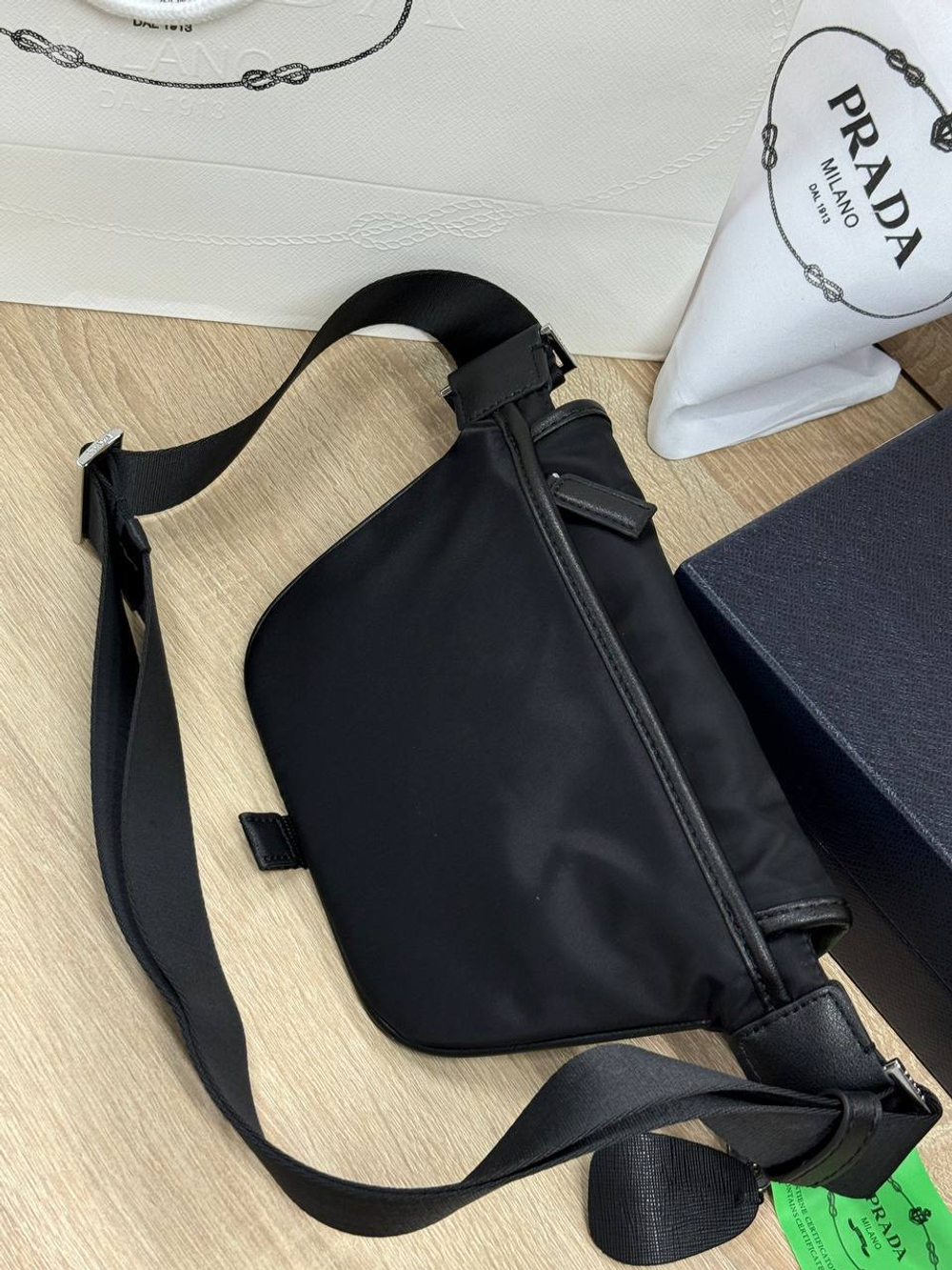 Сумка-мессенджер Prada