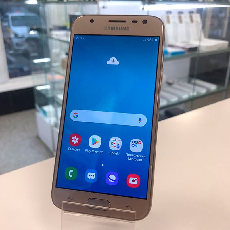 Смартфон Samsung Galaxy J3 (2017) J330F 2/16Gb Gold (Витринный)