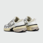 Кроссовки Nike V2K Run White Silver Beige Wmns
