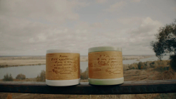 Кружка малая фарфоровая без ручки с цитатами С.А. Есенина на бересте.