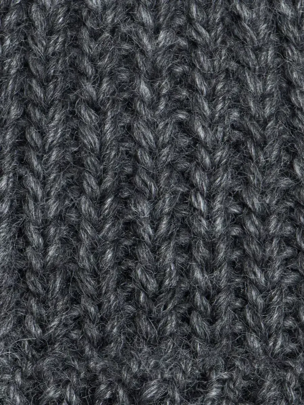 Шапка для мальчика с козырьком на осень