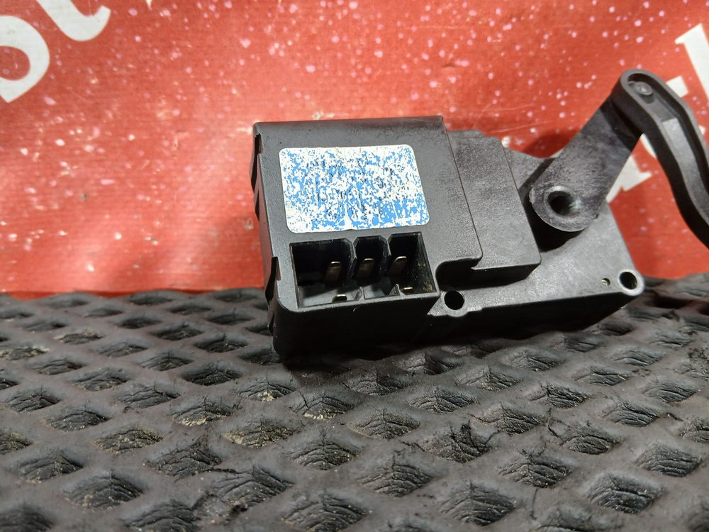 Моторчик заслонок отопителя