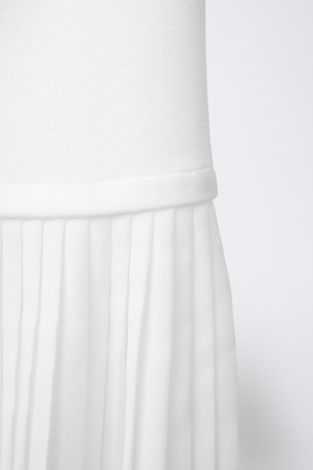 ZARA ПЛИССИРОВАННАЯ ЮБКА МИДИ, ЖЕЛТОВАТО-БЕЛЫЙ