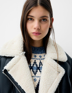 BERSHKA Куртка-дублена с подкладкой из искусственного меха, черный