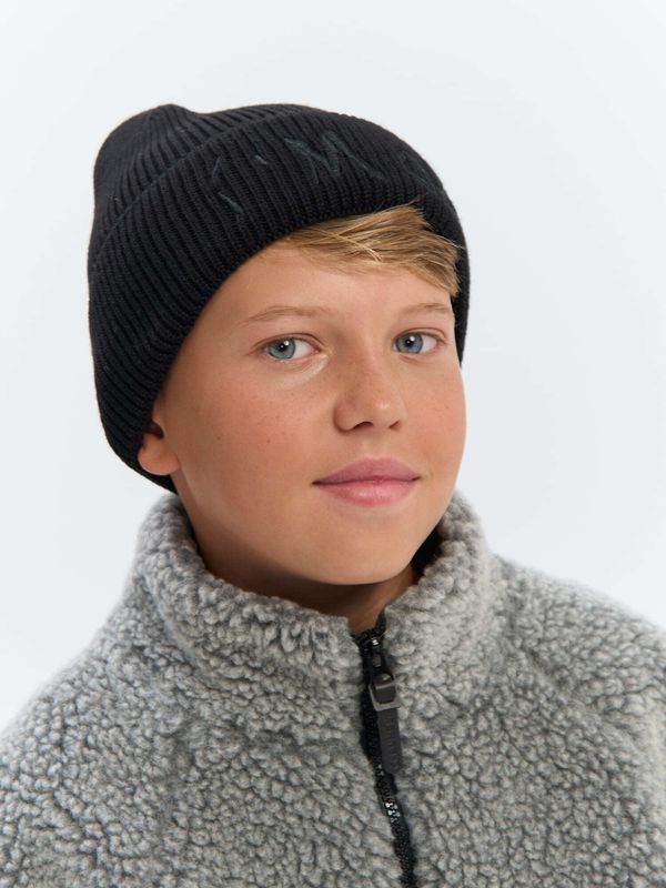 Шапка из смесового хлопка с вышивкой 