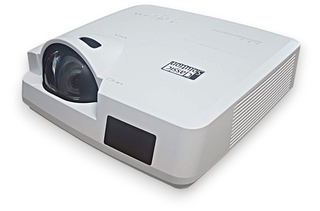 Проектор Classic Solution CS-770UST короткофокусный