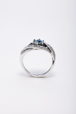 "Торфи" кольцо в серебряном покрытии из коллекции "Изумрудные мечты" от Jenavi