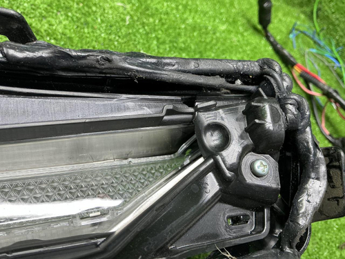 Стекло и корпус фары Toyota Camry xv70 (2017-2024)