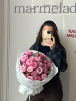 Букет из кустовых пионовидных роз в розовом оттенке 