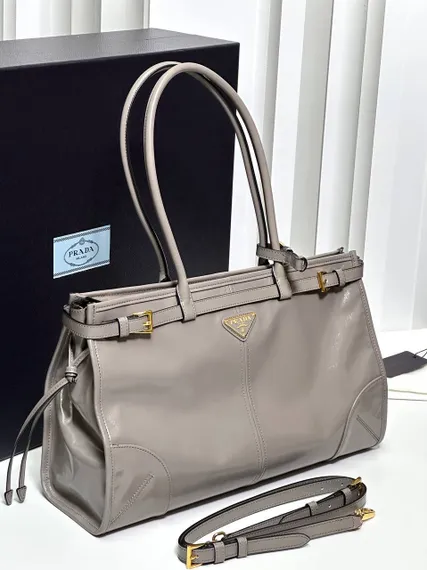 Кожаная большая сумка Prada Bonnie цвет оловянный