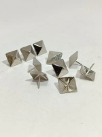 Гвозди мебельные с декоративной шляпкой большие