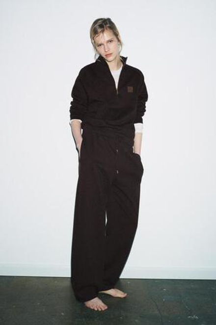 ZARA БРЮКИ ИЗ МЯГКОЙ ТКАНИ С НАШИВКОЙ, КОРИЧНЕВЫЙ