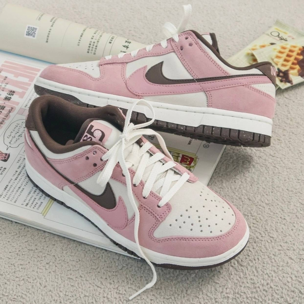 Nike Dunk Low Double Swoosh