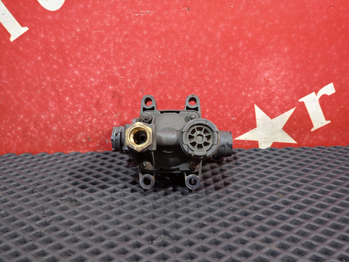 Клапан пневматический