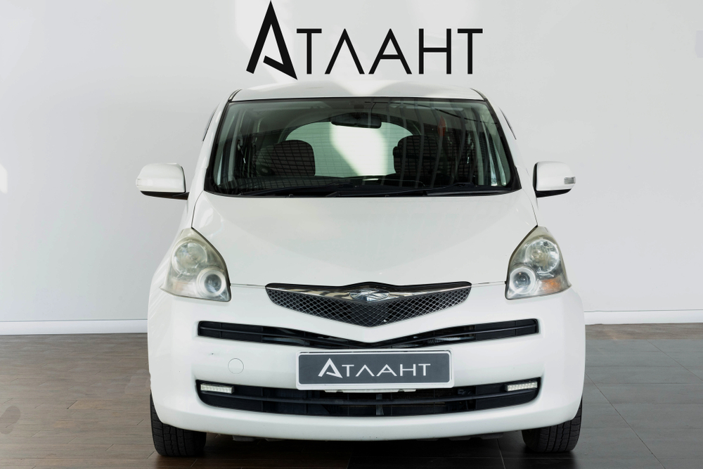 Toyota Ractis, 2010 год