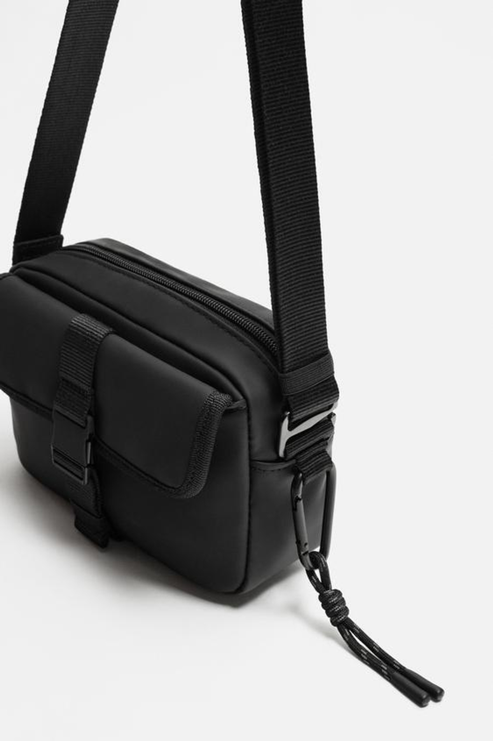 ZARA ПРОРЕЗИНЕННАЯ СУМКА, ЧЕРНЫЙ