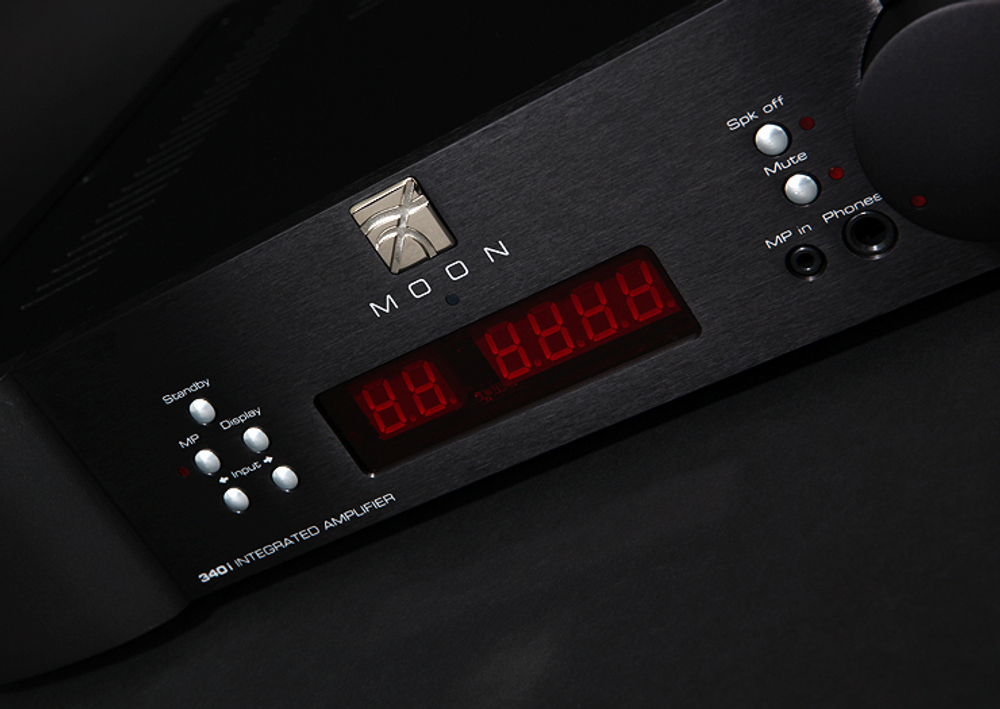 Moon by Simaudio 340i D3PX Black — интегральный стереоусилитель премиум-класса