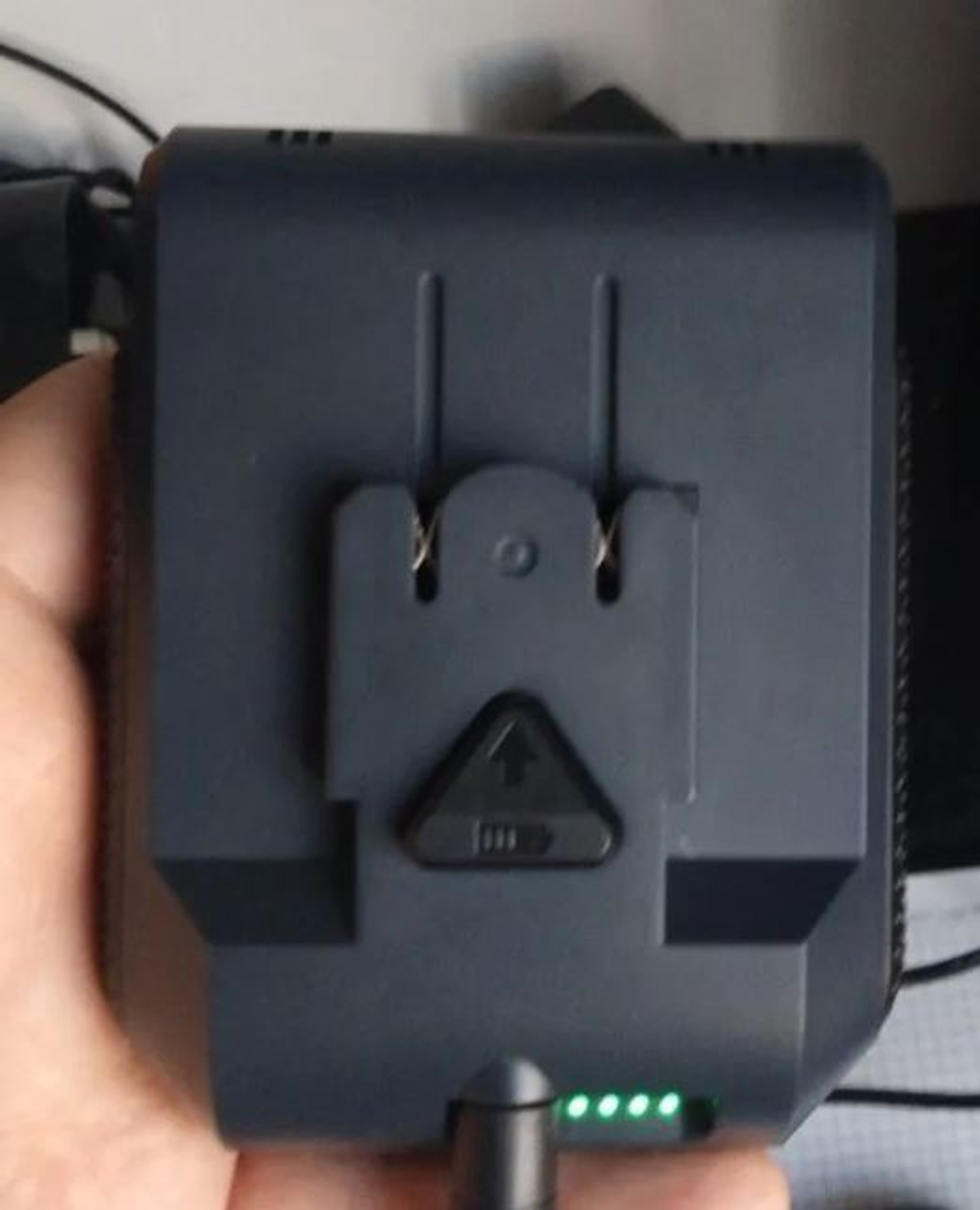 Ремонт аккумулятора  для генератора холодного тумана на 18.5 вольт