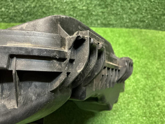 Корпус воздушного фильтра Mercedes C w205 (14-23)