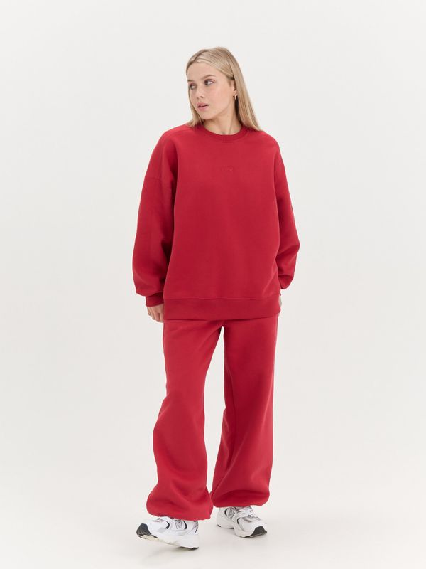 Свитшот с велюровым эффектом 