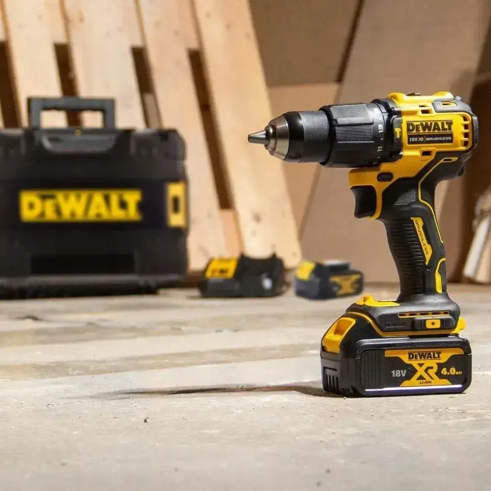 Аккумуляторная дрель-шуруповерт DeWALT DCD709N