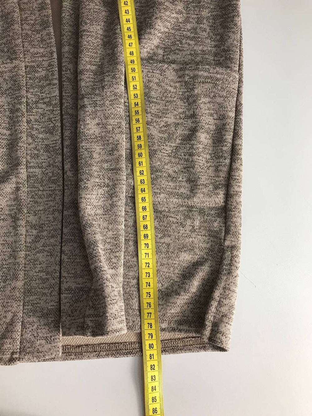 Жилетка трикотажная удлиненная, визуально на 50 размер