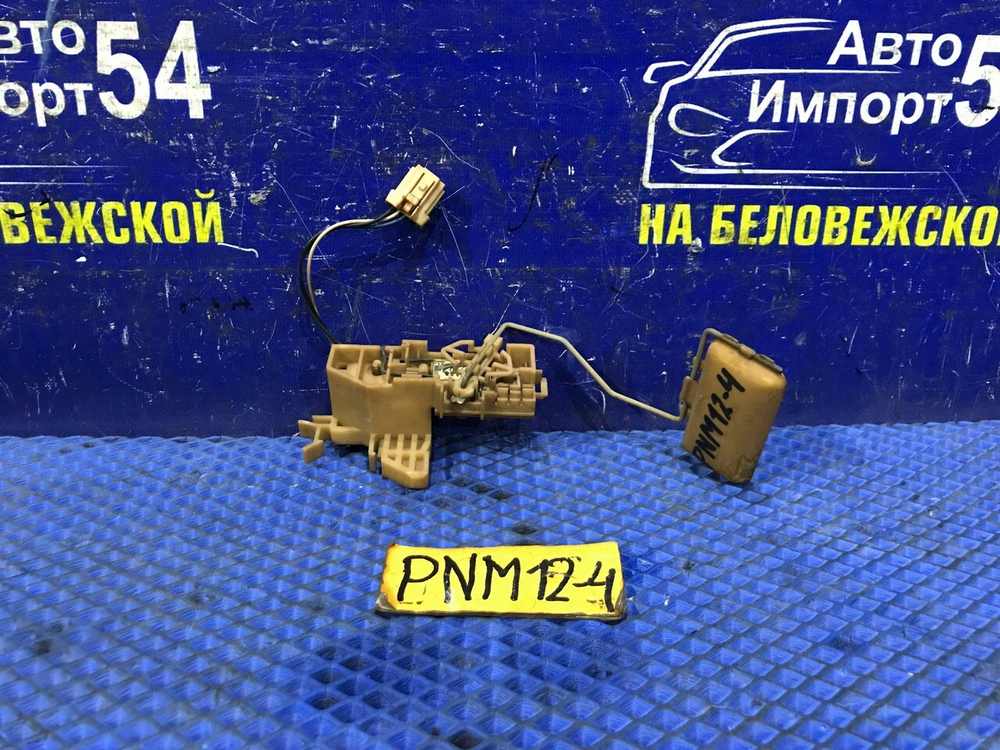 Датчик уровня топлива NISSAN LIBERTY 1998