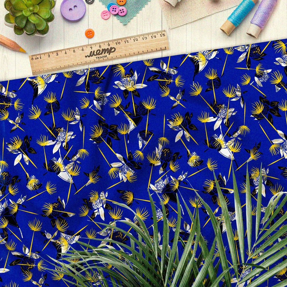Ткань габардин пустые стебои одуванчиков на синем фоне