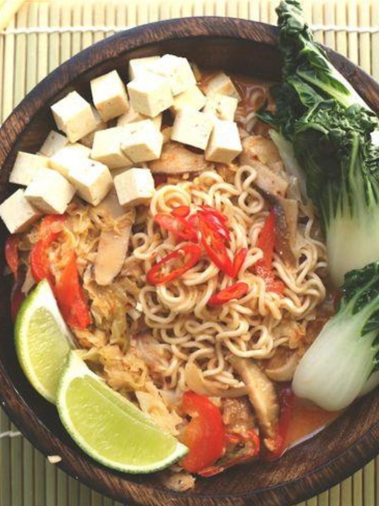 Лапша Daesang рисовая острая с пряным вкусом 92 г, 4 шт